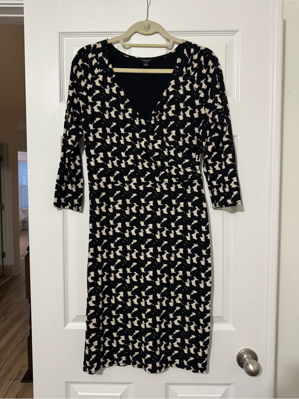 Ann Taylor Black and Cream Faux-Wrap 3/4 Sleeve Sheath Dress